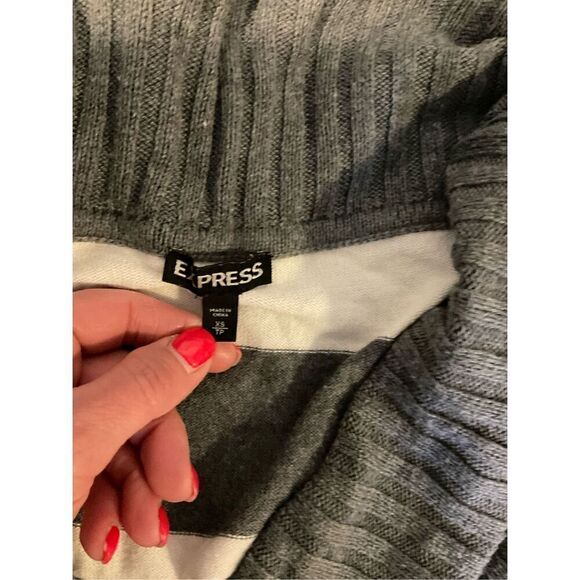 Express Womens Stripe Off Shoulder Cotton Blend Knit Sweater Gray White Size XS - Picture 2 of 8